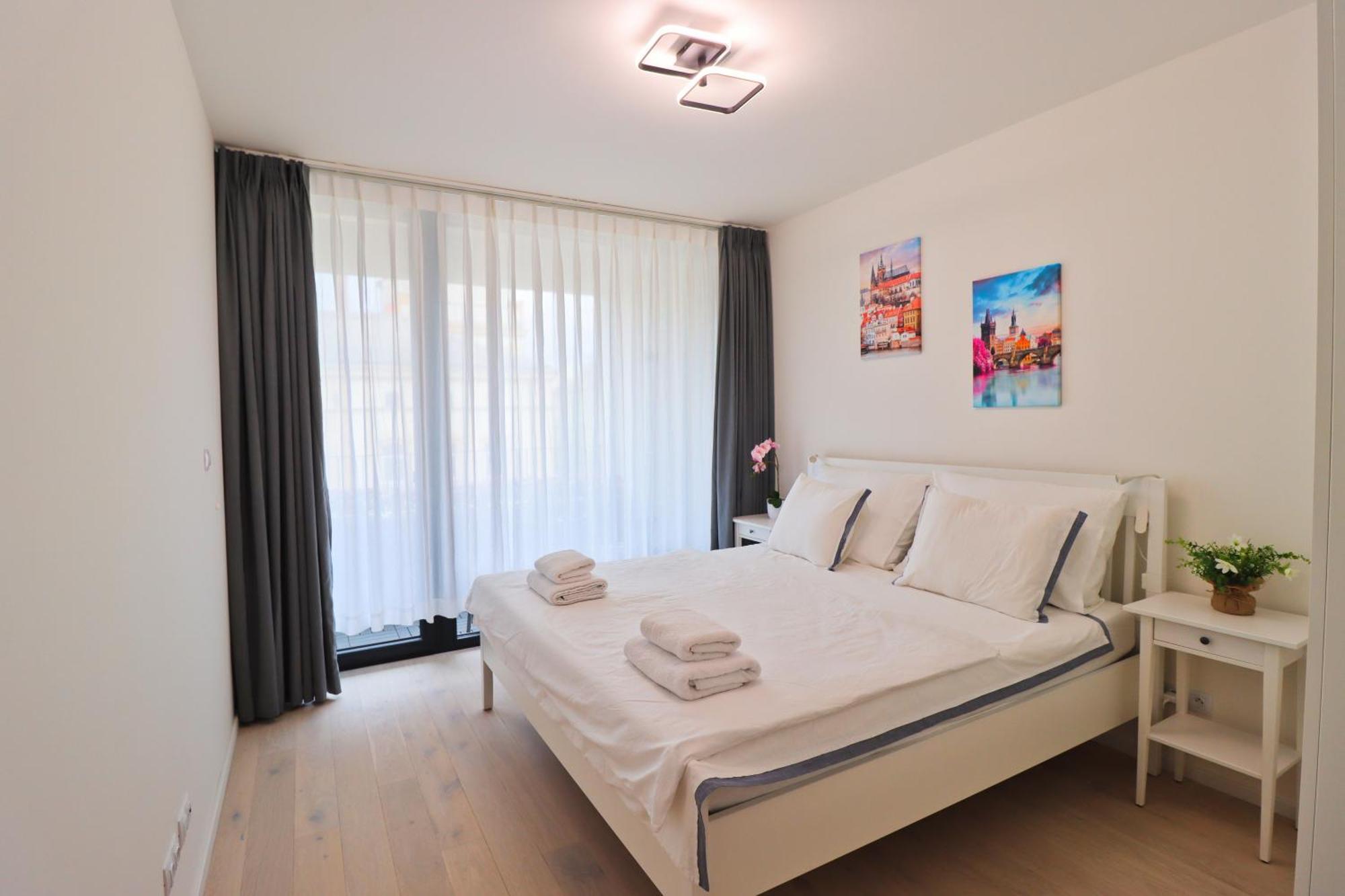 Sunny Apartment In Smichov, Prague 5 外观 照片
