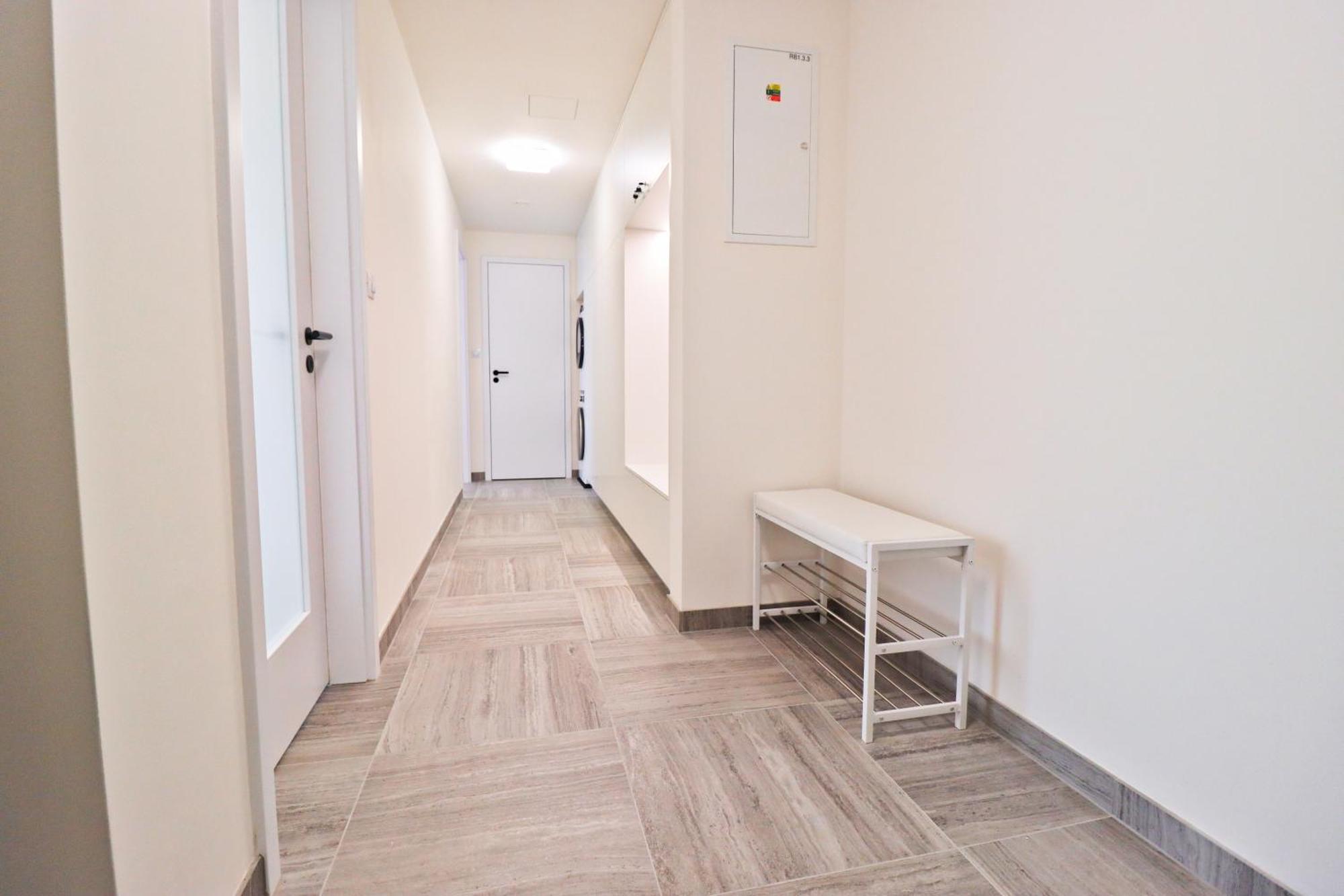 Sunny Apartment In Smichov, Prague 5 外观 照片
