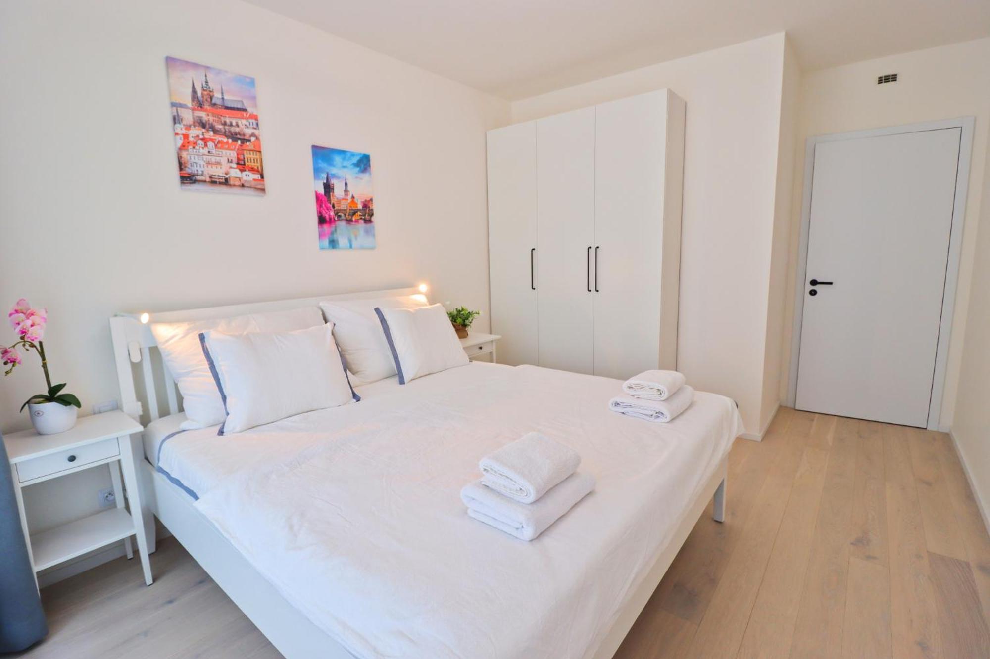 Sunny Apartment In Smichov, Prague 5 外观 照片