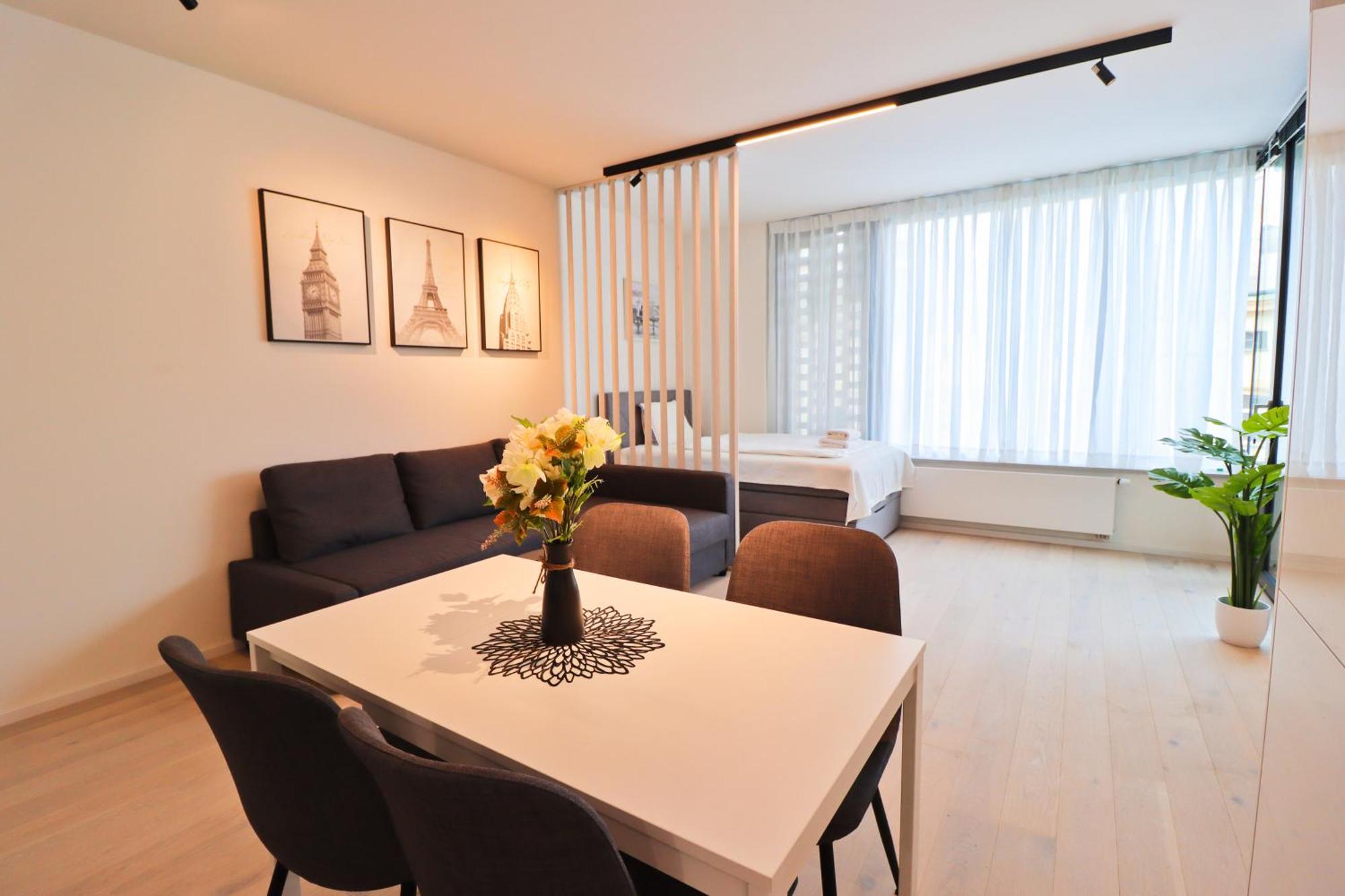Sunny Apartment In Smichov, Prague 5 外观 照片