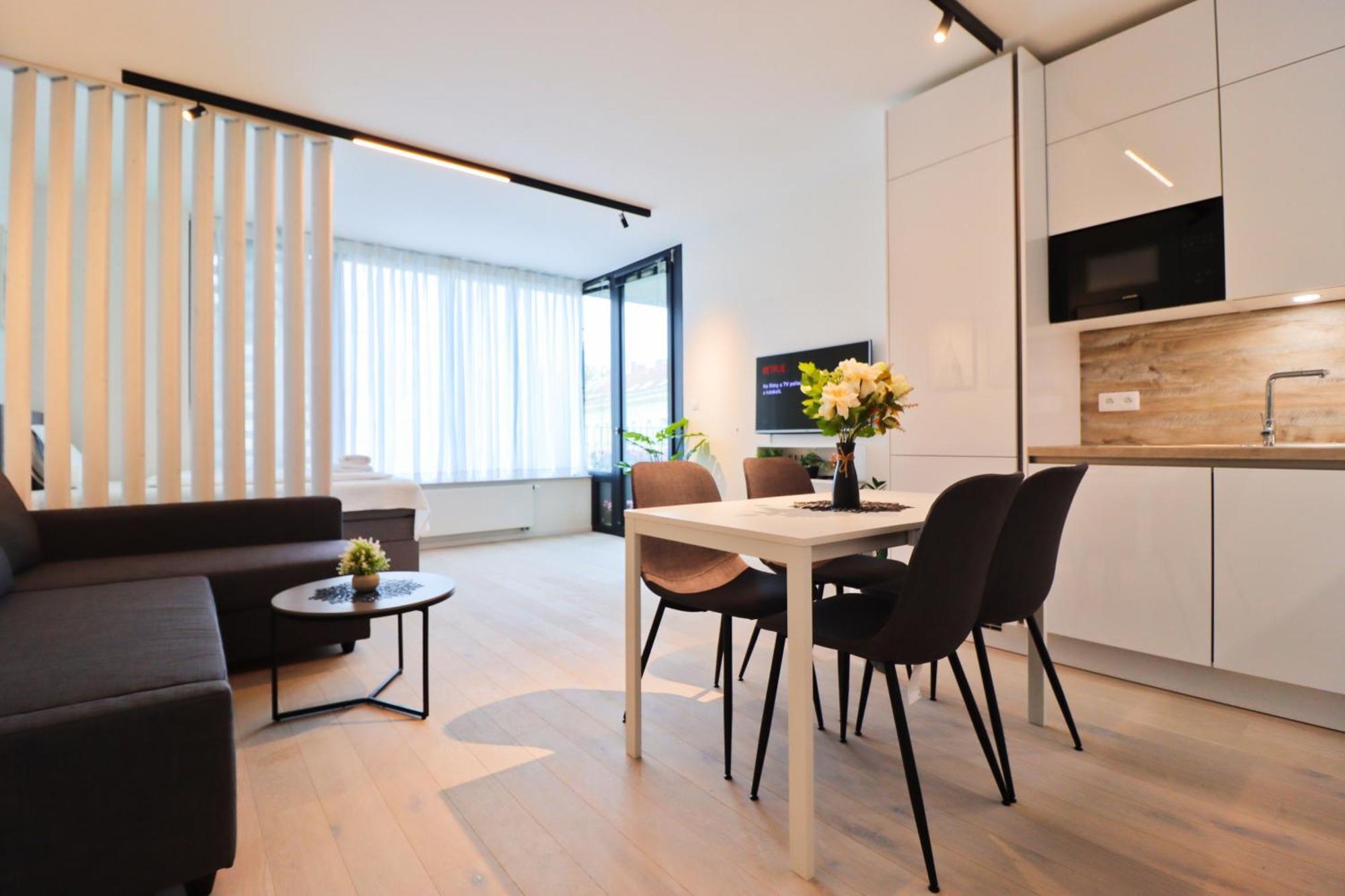 Sunny Apartment In Smichov, Prague 5 外观 照片