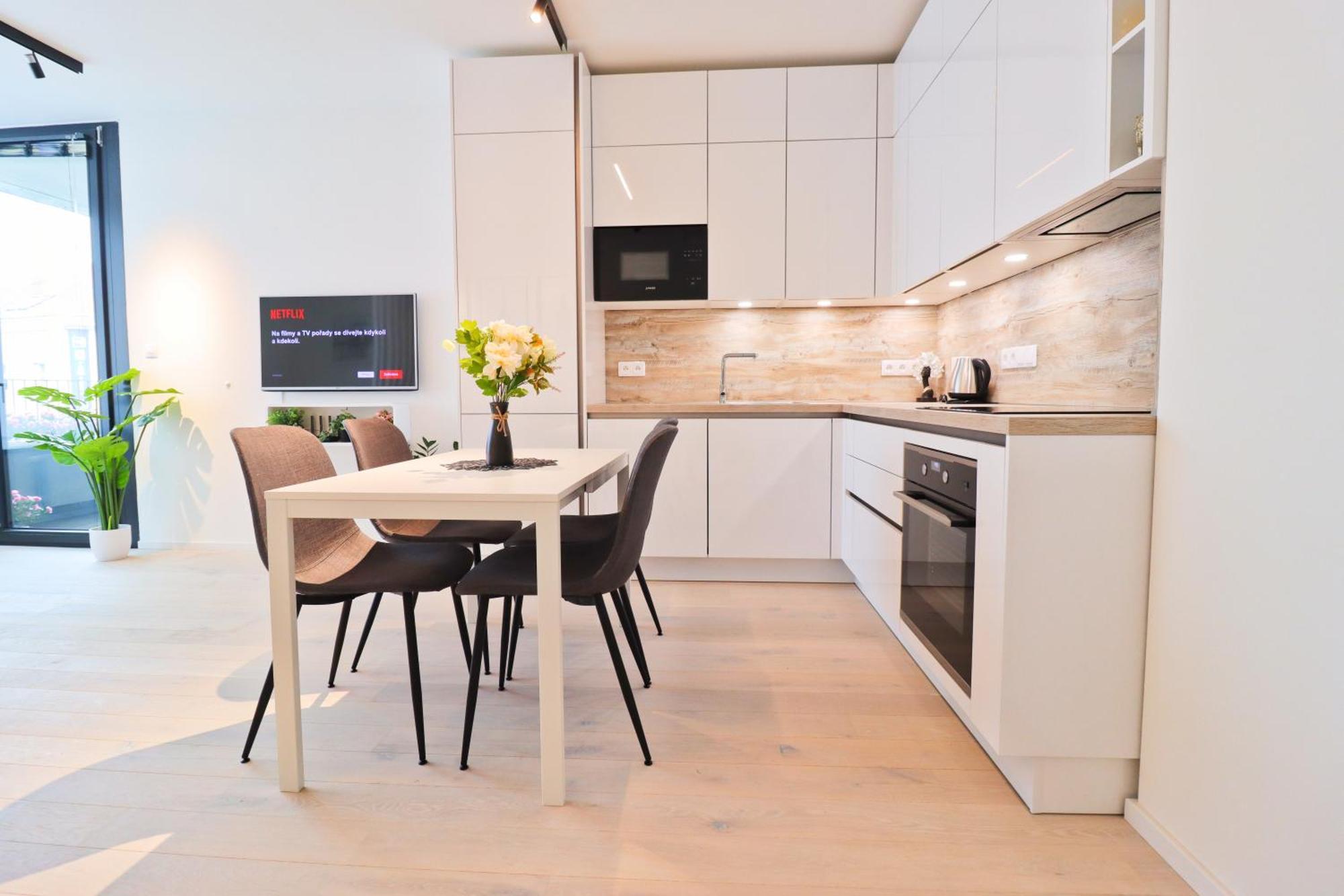 Sunny Apartment In Smichov, Prague 5 外观 照片