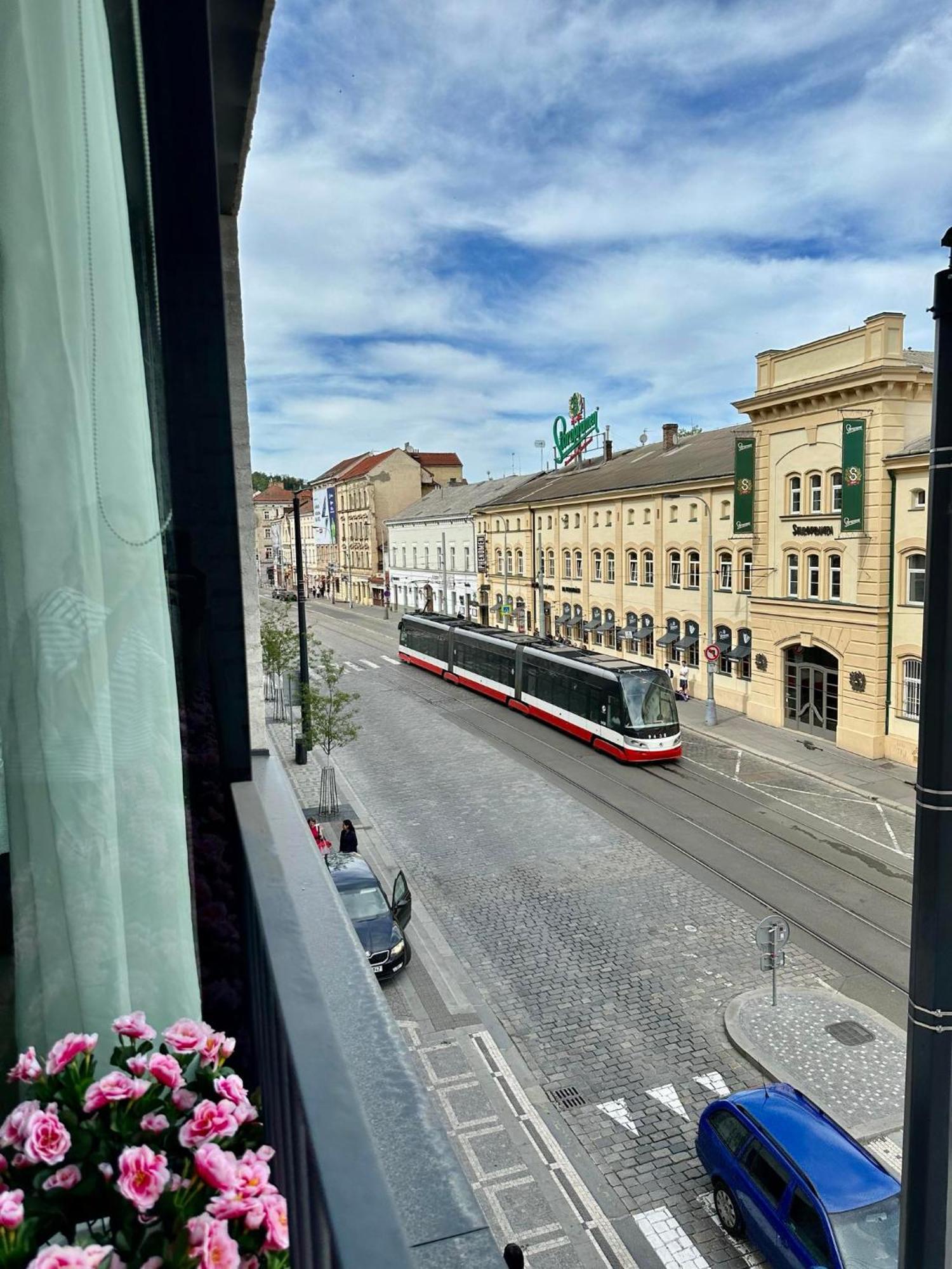 Sunny Apartment In Smichov, Prague 5 外观 照片